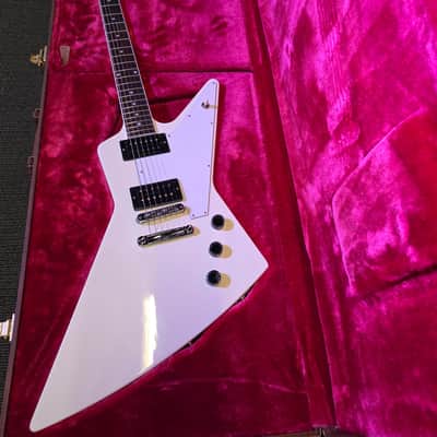 Gibson USA 70's Explorer - Classic White w/Case image 17