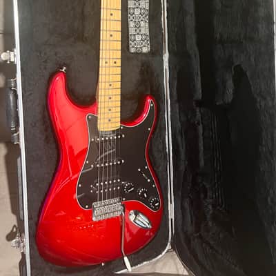Fender Standard Stratocaster 2013 - Candy apple red image 1