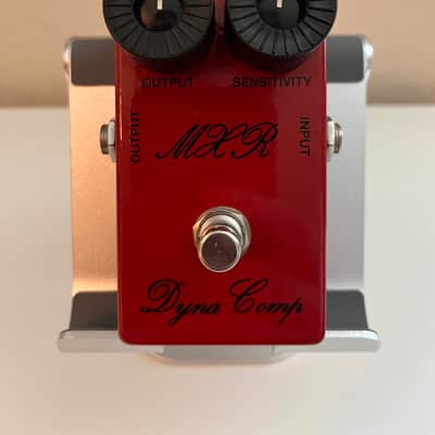 MXR CSP028 '76 Vintage Script Dyna Comp 2010s - Red image 1