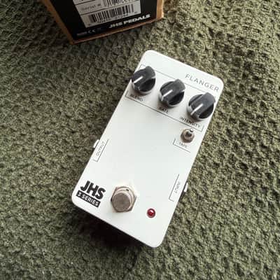 JHS 3 Series Flanger | Reverb