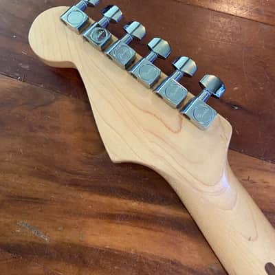 2003 MIM Fender Stratocaster Standard Strat Rosewood Maple Neck Tuners Plate image 3
