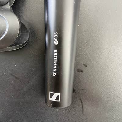Sennheiser e935 Handheld Cardioid Dynamic Vocal Microphone 2003 - Present - Black