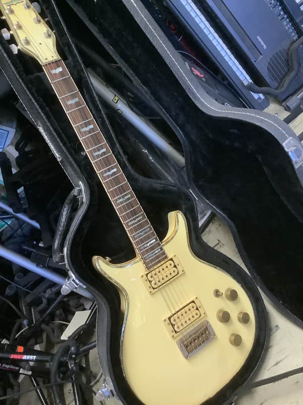 Washburn Eagle Japan 1979 - Ivory White image 1