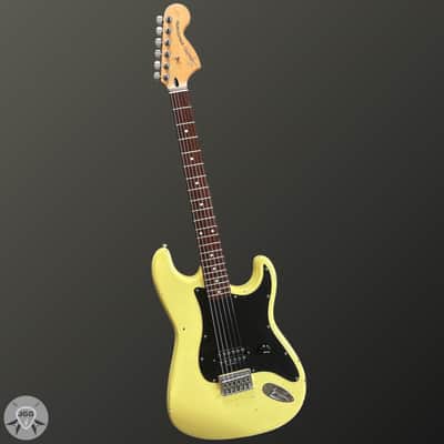 Squier Tom DeLonge Stratocaster Butter Cream Road Worn – Very Good Condition image 2