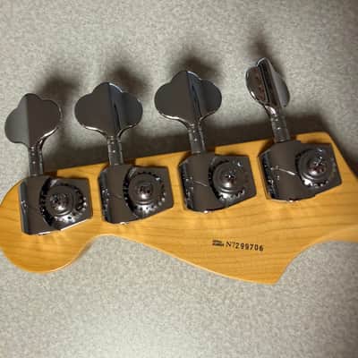 Fender American Deluxe Jazz Bass with Rosewood Fretboard 1997 image 3