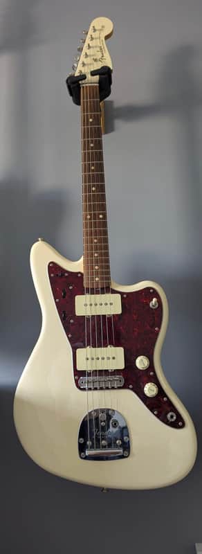 Fender Vintera '60s Jazzmaster with Pau Ferro Fretboard 2019 - 2023 - Olympic White