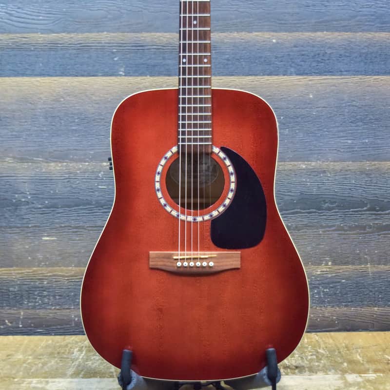 Art & Lutherie Spruce Burgundy GT QI Dreadnought | Reverb Canada