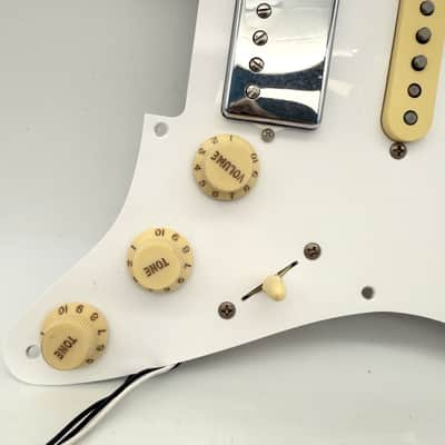Fender Stratocaster Road Worn 50s Loaded Pickguard HSS 26012 image 4
