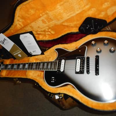 Gibson Custom Shop Les Paul Custom/ MOD shop 1 of 1 2022 - Silver burst Satin owned and Signed by Dustie Waring image 1