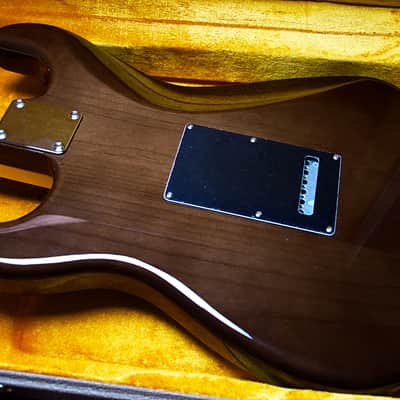 Fender FSR Limited Edition Hybrid II Japan Stratocaster 2023 - Walnut image 9