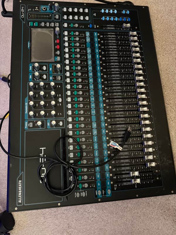 Allen & Heath QU-24C Chrome Edition 24-Channel Digital Mixer