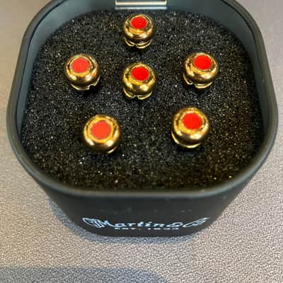 Martin APP0006 Luxe Liquid Metal Bridge Pin Set - Gold w/ Red Inlay image 2