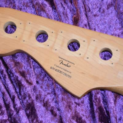 Immagine Fender / Squier Precision Bass Neck 2003 * has a nice maple neck with a fingerboard made from a thick slab of rosewood * a top quality and very rare bass neck * - 12