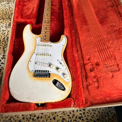 Fender Stratocaster with 3-Bolt Neck, Maple Fretboard 1971 - 1977 - Olympic White image 4
