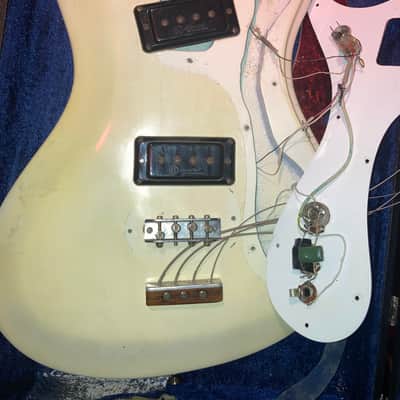Mosrite Ventures Bass 1966-67 - White image 20