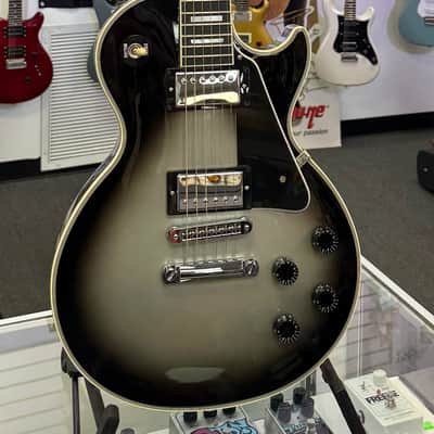 Gibson Les Paul Custom Electric 2012, Silverburst with Case - Pre Owned image 6