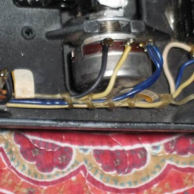 used vintage 1970s (Ser # 1972574) Thomas Organ Cry-Baby Wah, model 95-910511, has orig TDK 5103, + battery (pot is NOT scratchy, works fine) battery clip was repaired, original foam padding for battery compartment area replaced, + extra rubber feet image 22