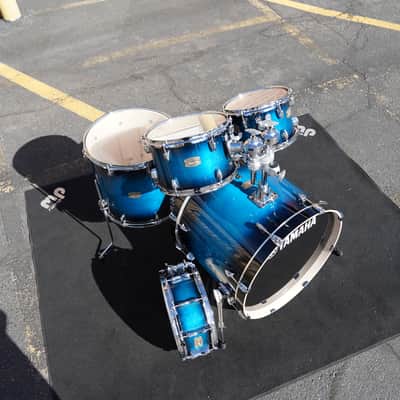 Yamaha Stage Custom Series - Deep Blue Sunburst Lacquer - 5pc Birch 22'' Shell Pack image 4
