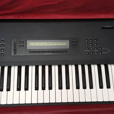 Korg M1 1988-1989 BLACK 61 KEYS CULT CLASSIC SYNTH Work perfect all buttons keys 220V Europe