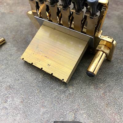 Gotoh Floyd Rose Locking Tremolo Set, Gold – Free 33mm OEM Block image 6