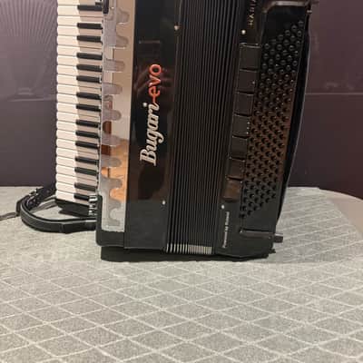 Bugari Armando EVO 2026 - Black with White Pearl keyboard and Black Semitones image 3