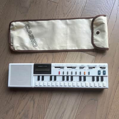 Casio VL-1 VL-Tone 29-Key Synthesizer Keyboard 1979 - 1984 White
