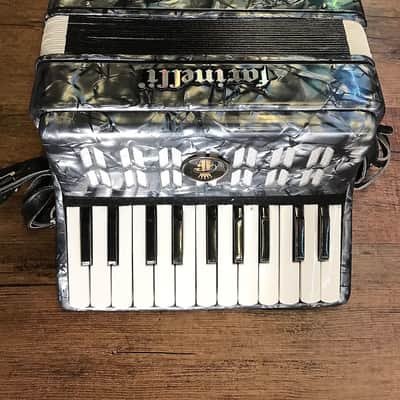 FARINELLI ACCORDION 22 KEY/8 BASS GRAY PEARL W/CASE image 2