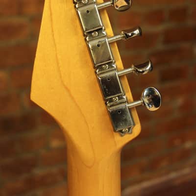 Fender Stratocaster 1997-1998 - CIJ Candy Apple Red image 6