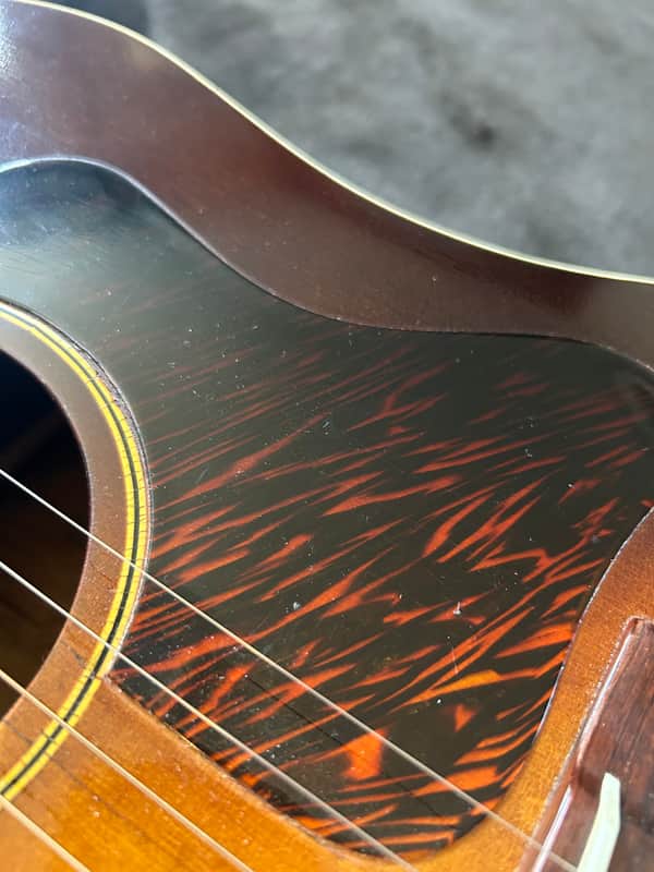 Gibson Jumbo 1934 (first year) - Burst image 1