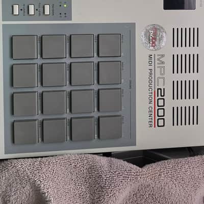 Akai MPC2000 MIDI Production Center 1997 - 2001 - Grey