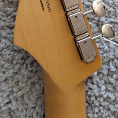 Mint Fender Player II Stratocaster, Rosewood Fingerboard, 3 Color Sunburst - MIM image 7