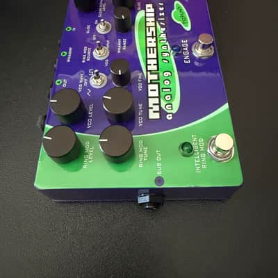 Pigtronix Mothership 2012 - Green & Purple image 4