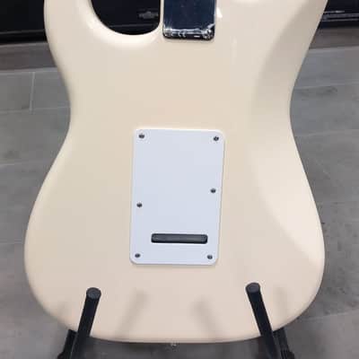 FENDER Vintera’60s Modified Stratocaster PF Olympic White Chitarra Elettrica image 4