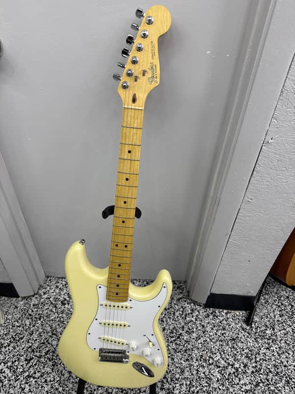 1987 Fender American Standard Stratocaster – Vintage White – USA – Mint – OHSC American Standard 1987 - Olympic White