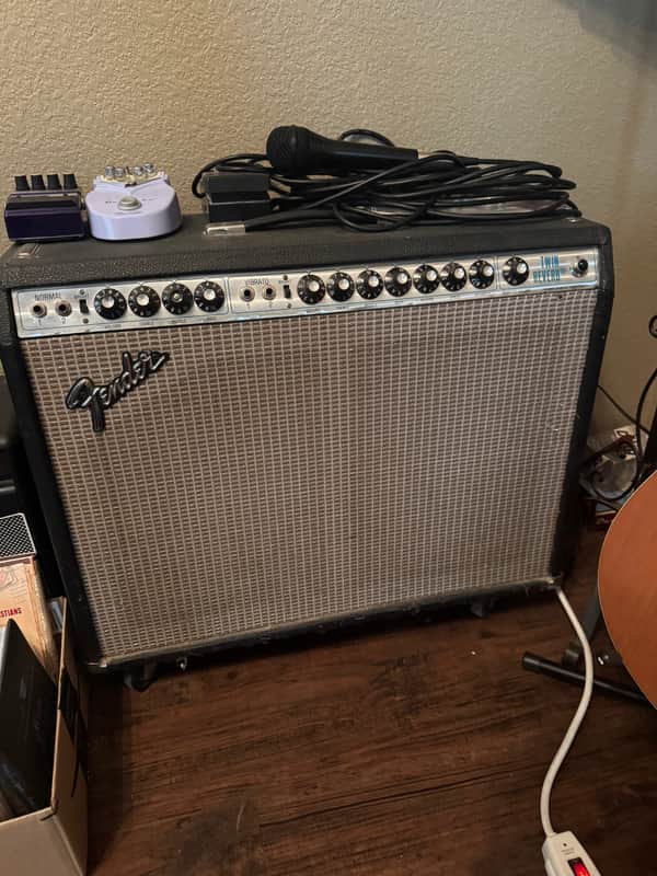 Fender Twin Reverb 2-Channel 100-Watt 2x12" Guitar Combo 1972 - 1976 - Silverface image 1