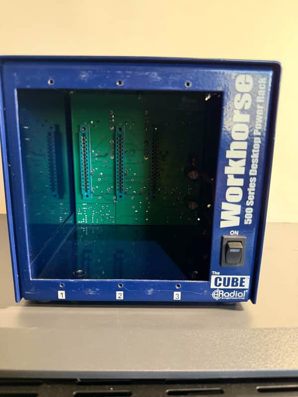 Radial Workhorse Cube 3-Slot Powered 500 Series Frame 2010s - Blue image 1