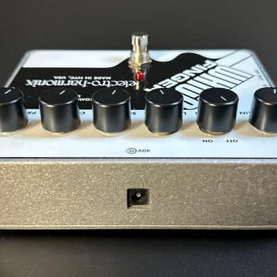 Electro-Harmonix White Finger Analog Optical Compressor 2012 - 2023 - White / Black image 4