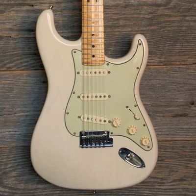 Used Fender 2010 Custom Shop Deluxe Stratocaster - Antique White w/OHSC image 1
