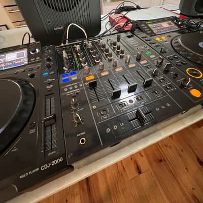 Pioneer DJM-800 4-channel DJ Mixer with Effects 2010s - Black image 3