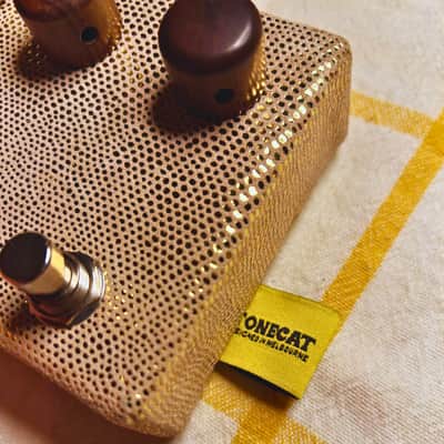 TONECAT BlankSlate Overdrive (Klon-style Drive) - Anniversary Gold Edition 2026 - Gold Leather image 3