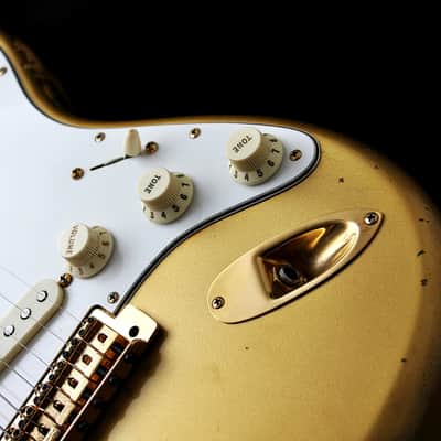 FENDER USA LTD " The Gold Stratocaster" "Gold + Maple" (1981) image 9