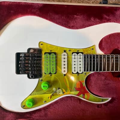 Ibanez RG2550 MZ Prestige 2008 - Galaxy White image 3