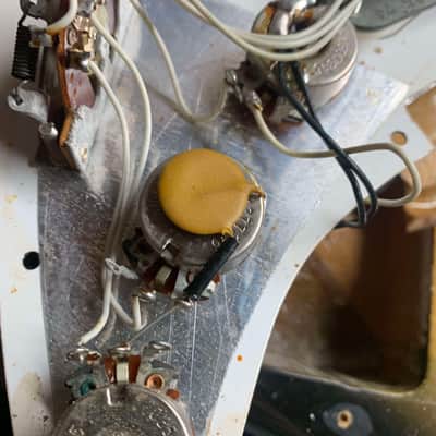 Fender Stratocaster 1974 - Sunburst, Maple neck  Super clean. with original hard  Fender Tolex case image 23