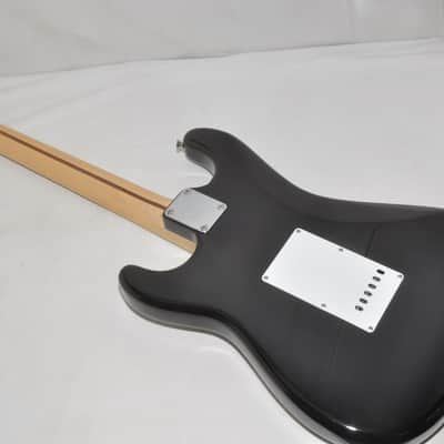Fender Japan STRATOCASTER 1994~1995 Electric guitar Ref No.6321 image 10