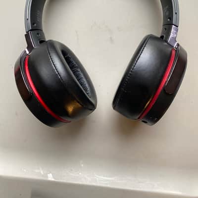 Sony MDR-XB950BT Extra Bass Wireless Headphones image 5