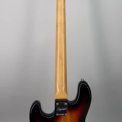 Squier Classic Vibe '60s Jazz Bass  Fretless 3-Color Sunburst image 6