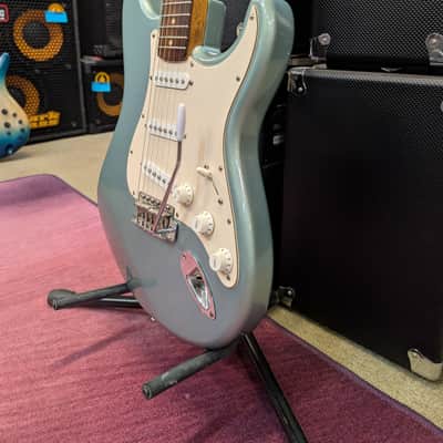 Fender Standard Stratocaster RW 2001 image 4