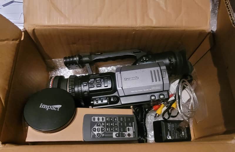 Panasonic AG - DVX100A 2004 Silver image 1