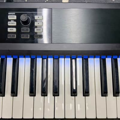 Native Instruments Komplete Kontrol S61 2010s - Black image 3