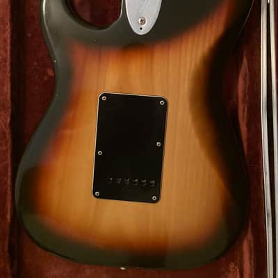 Fender Stratocaster with Maple Fretboard 1978 - 1981 - Sunburst image 2